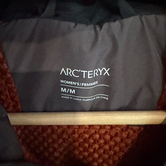 Arc'teryx Women's Ski Shell Jacket - Picture 5 of 13